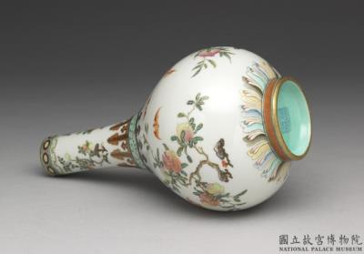 图片[3]-Gall-bladder-shaped vase with falangcai polychrome decoration of three auspicious fruits, Qing dynasty, Qianlong reign (1736-1795)-China Archive